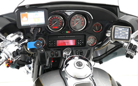 HARLEY FLHTCUSE1800CVO 2013 PR8