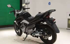 SUZUKI GSR250