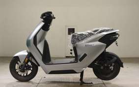 HONDA EM1 e: 2010 EF16