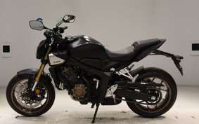 HONDA CB650R E-Clutch 2018 RH17