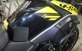 SUZUKI Vｽﾄﾛｰﾑ250