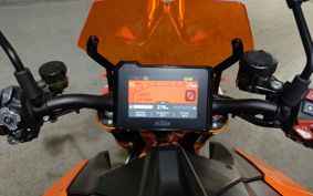 KTM 1290 SUPER  DUKE R 2021 V3940