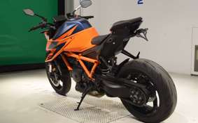 KTM 1290 SUPER DUKE R 2021