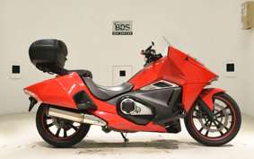 HONDA NM4 VULTUS -02 2015