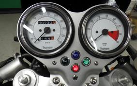 TRIUMPH THRUXTON 900 2007