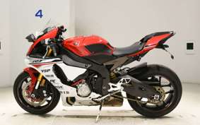YAMAHA YZF-R1 2016
