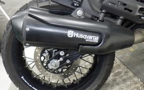 HUSQVARNA SVARTPILEN 125 2016