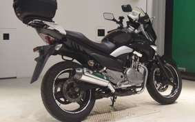 SUZUKI GSR250