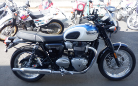 TRIUMPH BONNEVILLE T100 2020 DAD70G