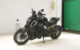 DUCATI DIAVEL V4 2025