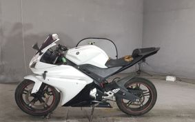 YAMAHA YZF-R125 RE06