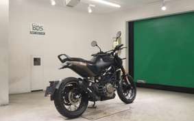 HUSQVARNA SVARTPILEN 401 2025