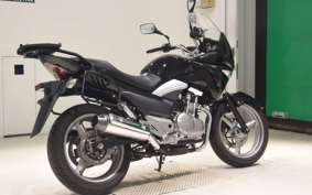 SUZUKI GSR250S