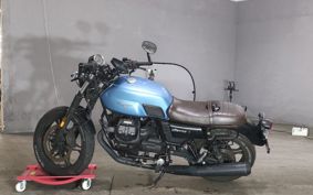 MOTO GUZZI V7 3 STONE 2017
