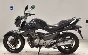 SUZUKI GSR250 2015
