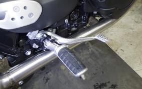 TRIUMPH BONNEVILLE T100 2024