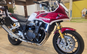 HONDA CB1300 SUPER  BOL DOR ABS 2025 SC54