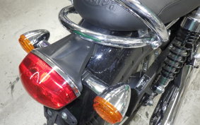 TRIUMPH BONNEVILLE T120 2025