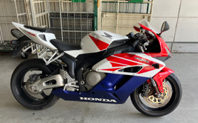 HONDA CBR1000RR 2004 SC57