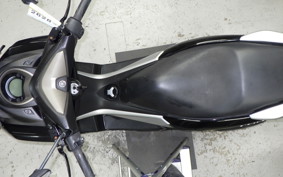 YAMAHA N-MAX