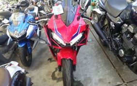 HONDA CBR650R E-Clutch 2025 RH17
