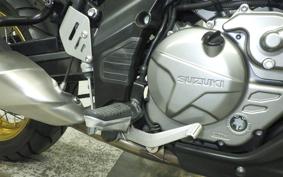 SUZUKI Vｽﾄﾛｰﾑ650XTA 2023 C733M