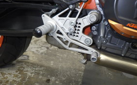 KTM 890 DUKE R 2020