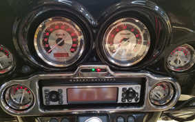 HARLEY FLHXSE CVO 2010 PZ8