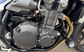 HONDA CB1300 SUPER  BOL DOR ABS 2024 SC54