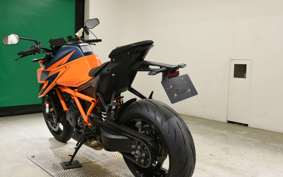 KTM 1290 SUPER DUKE R 2021