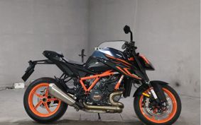 KTM 1290 SUPER  DUKE R 2021 V3940