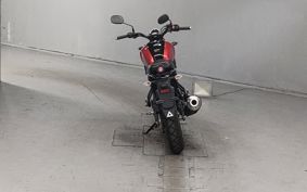 YAMAHA XSR125 ..