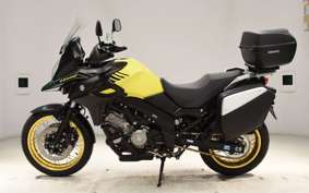 SUZUKI Vｽﾄﾛｰﾑ650XTA 2018 C733A