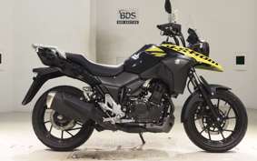 SUZUKI Vｽﾄﾛｰﾑ250 2010