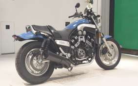 YAMAHA VMAX 2000