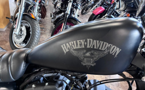 HARLEY XL883N 2018 LE2