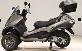 PIAGGIO MP3 250 2004