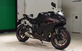 HONDA CBR650R E-Clutch 2024 RH17