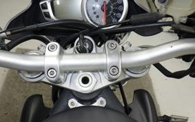 TRIUMPH STREET TRIPLE R 2011