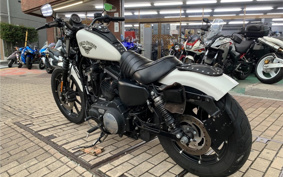 HARLEY XL883N 2018 LE2