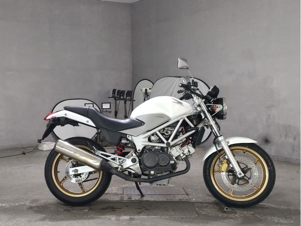 Фото Honda VTR 250 2010 с японского аукциона