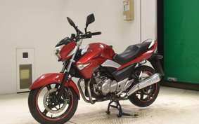 SUZUKI GSR250 2018