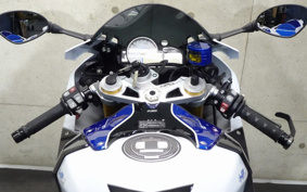 BMW HP4 2014 0D01