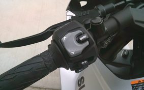 SUZUKI GSX-8R EM1AA