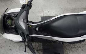 YAMAHA N-MAX SE86J