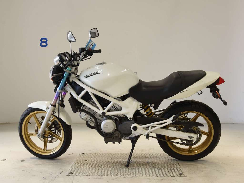 Фото Honda VTR 250 2005 с японского аукциона