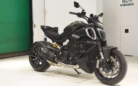 DUCATI DIAVEL V4 2025