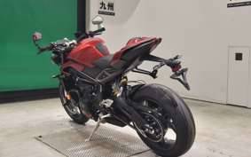 TRIUMPH STREET TRIPLE RS 2025
