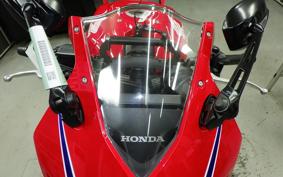 HONDA CBR650R E-Clutch 2025 RH17