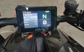 KTM 1290 SUPER DUKE R V3940